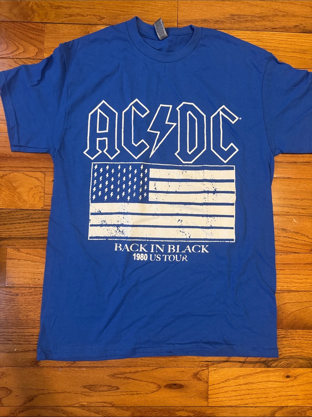 AC DC graphic tee, size M never worn